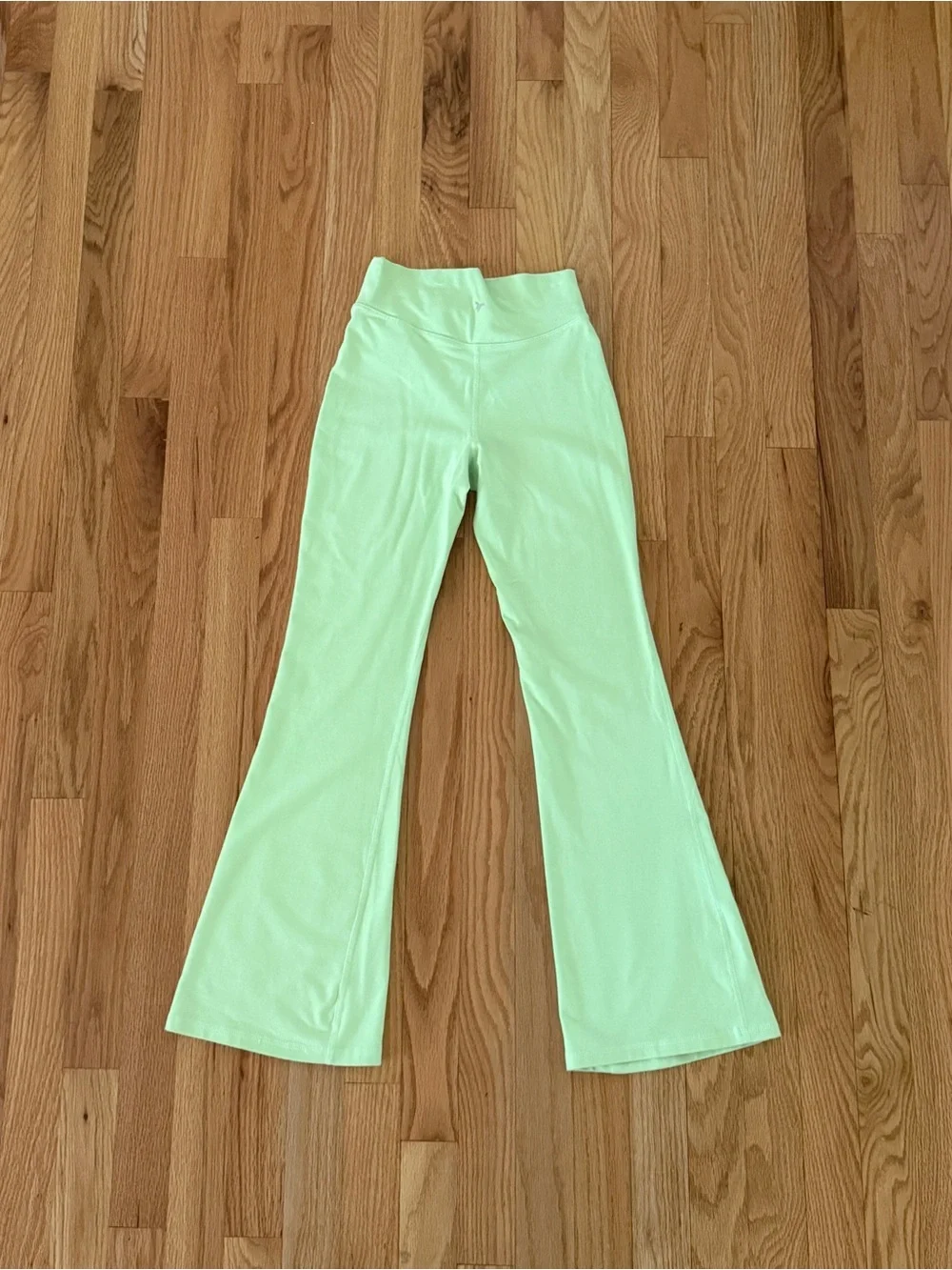 Old Navy Girls PowerChill Crossover Flare Leggings in Soft Limon, Size L (10-12)